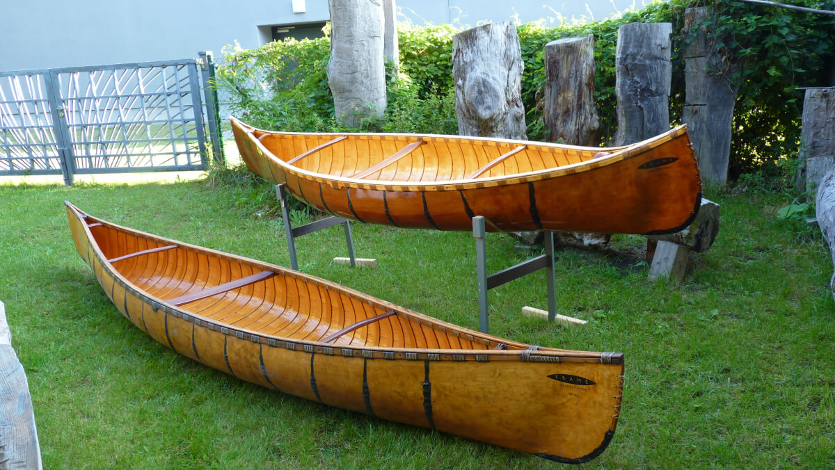 Frame Wagner Canoe 12 Foot Mini - M-Class - Side View in Comparison to Solo Boat